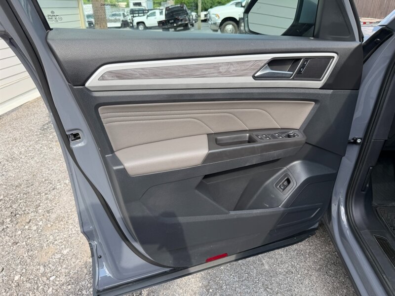 2022 Volkswagen Atlas Cross Sport V6 SE 4Motion - Photo 15 - Nashville, TN 37210