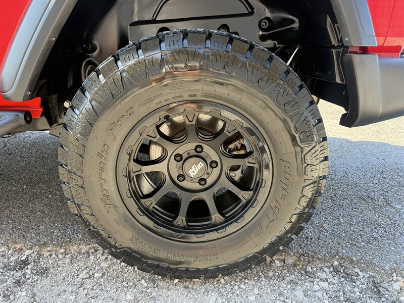 2018 Jeep Wrangler Sport S - Photo 12 - Nashville, TN 37210