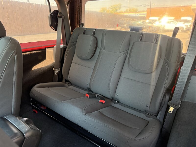 2018 Jeep Wrangler Sport S - Photo 10 - Nashville, TN 37210