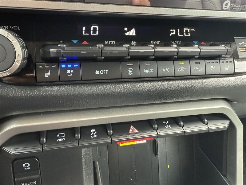 2022 Toyota Tundra Limited photo 33