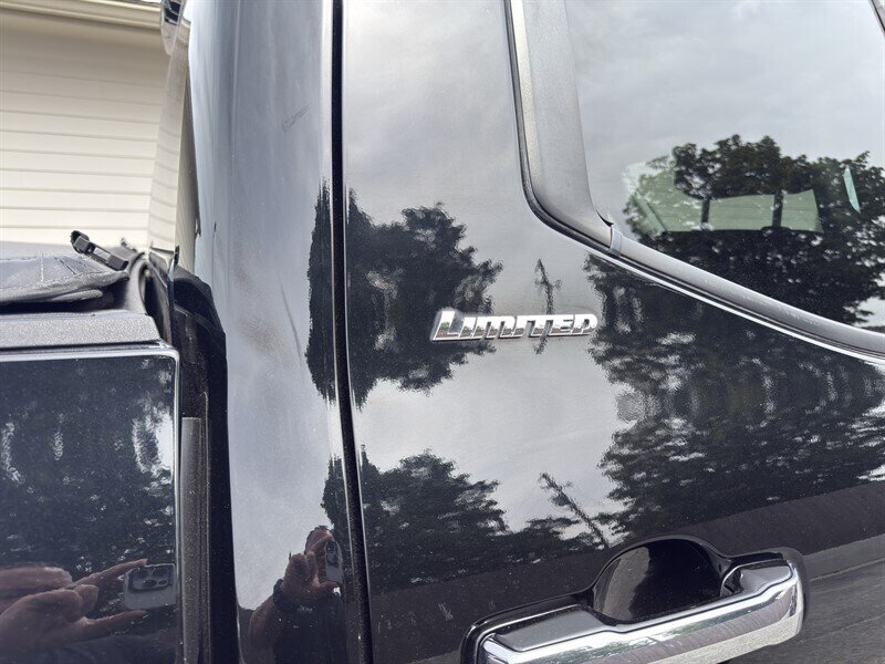 2022 Toyota Tundra Limited photo 35