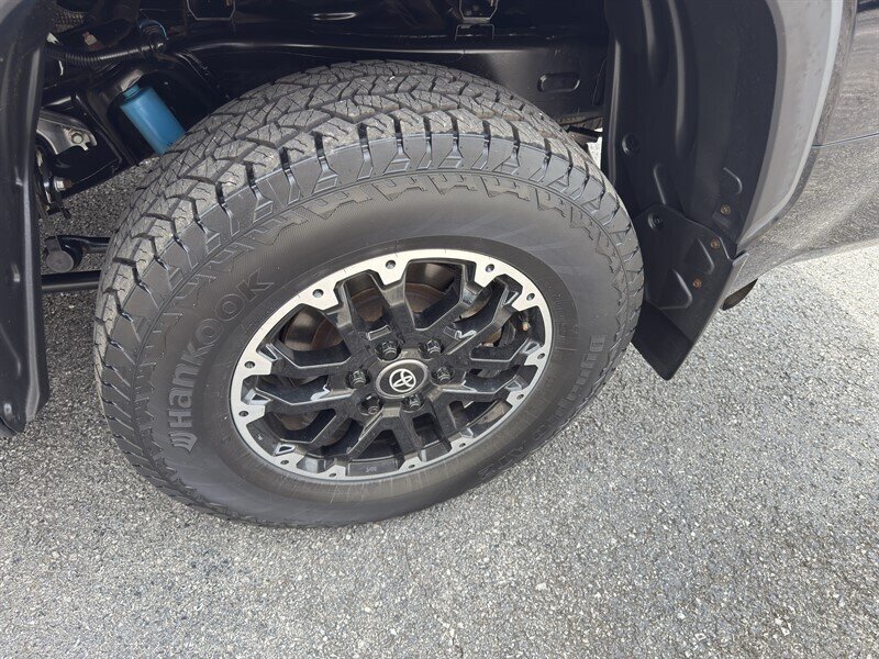 2022 Toyota Tundra Limited photo 12