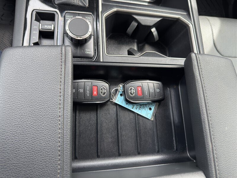 2022 Toyota Tundra Limited photo 32