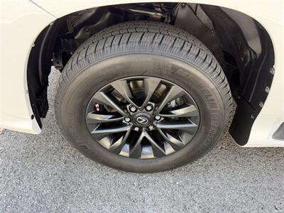 2014 Lexus GX 460 Luxury   - Photo 14 - Nashville, TN 37210