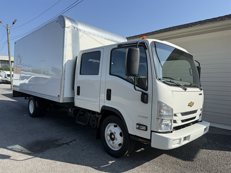 2022 Chevrolet 4500 LCF 4500 LCF - Photo 2 - Nashville, TN 37210