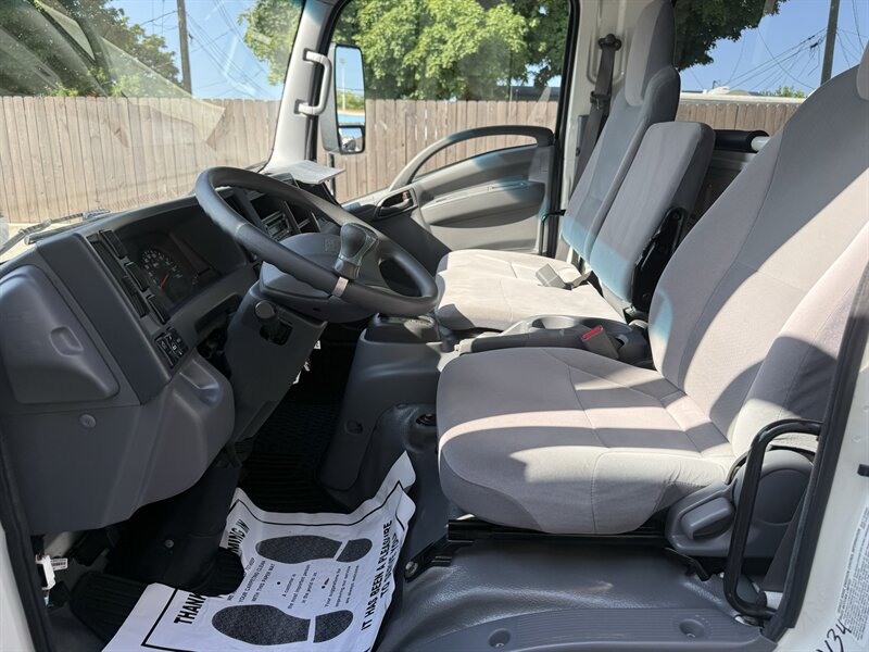 2022 Chevrolet 4500 LCF 4500 LCF - Photo 5 - Nashville, TN 37210