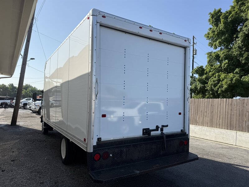 2022 Chevrolet 4500 LCF 4500 LCF - Photo 13 - Nashville, TN 37210
