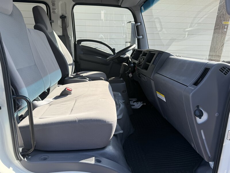 2022 Chevrolet 4500 LCF 4500 LCF - Photo 18 - Nashville, TN 37210