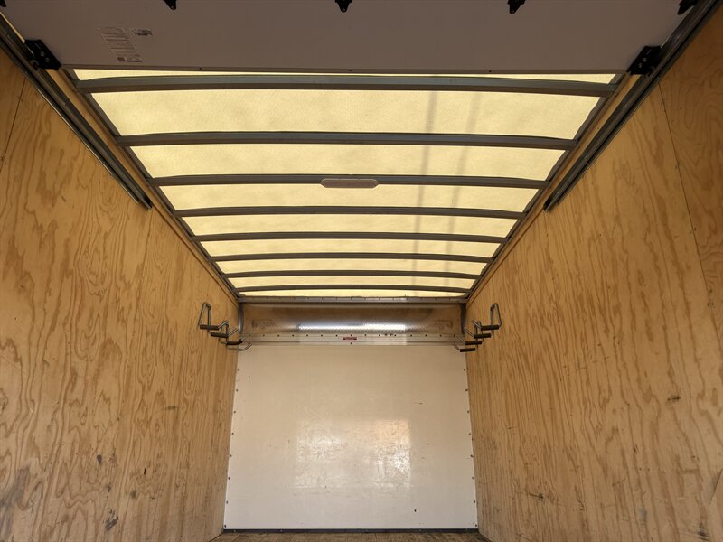 2022 Chevrolet 4500 LCF 4500 LCF - Photo 16 - Nashville, TN 37210