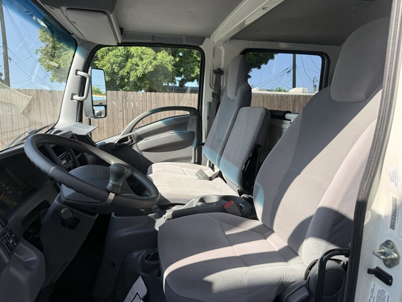 2022 Chevrolet 4500 LCF 4500 LCF - Photo 8 - Nashville, TN 37210