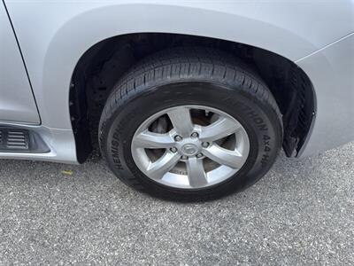 2011 Lexus GX 460   - Photo 9 - Nashville, TN 37210