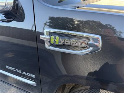 2011 Cadillac Escalade Hybrid Platinum Hybrid - Photo 13 - Nashville, TN 37210