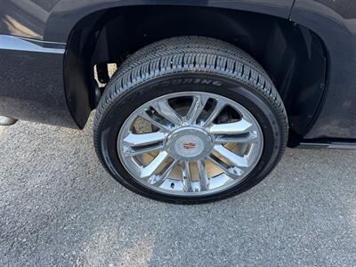 2011 Cadillac Escalade Hybrid Platinum Hybrid - Photo 11 - Nashville, TN 37210