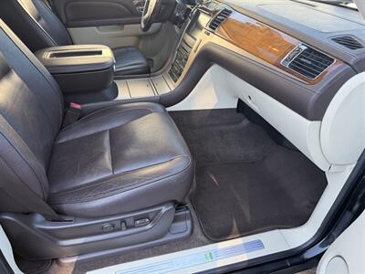 2011 Cadillac Escalade Hybrid Platinum Hybrid - Photo 34 - Nashville, TN 37210