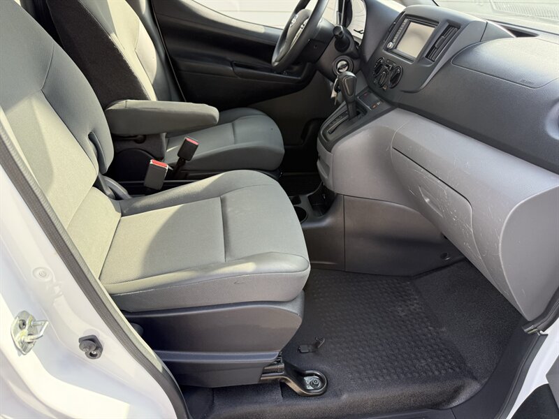 2021 Nissan NV200 SV - Photo 3 - Nashville, TN 37210