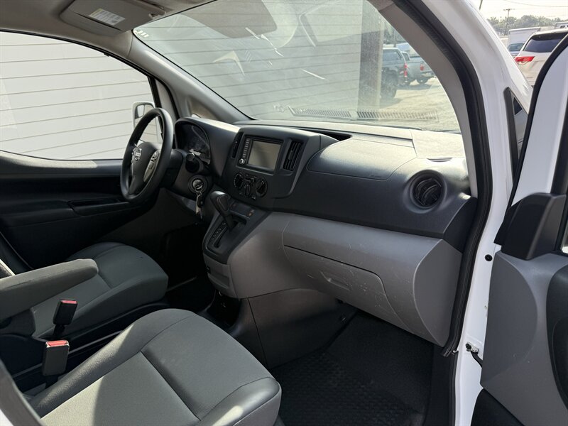 2021 Nissan NV200 SV - Photo 2 - Nashville, TN 37210