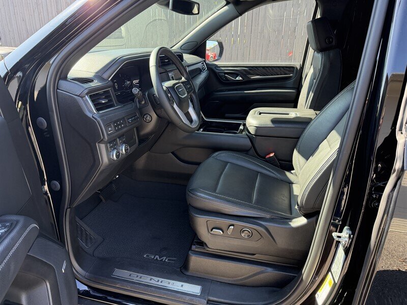 2023 GMC Yukon XL Denali - Photo 16 - Nashville, TN 37210