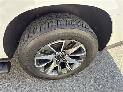 2023 Chevrolet Suburban Z71   - Photo 12 - Nashville, TN 37210