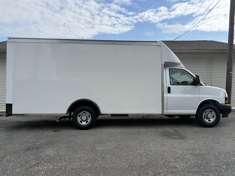 2022 Chevrolet Express 3500   - Photo 1 - Nashville, TN 37210