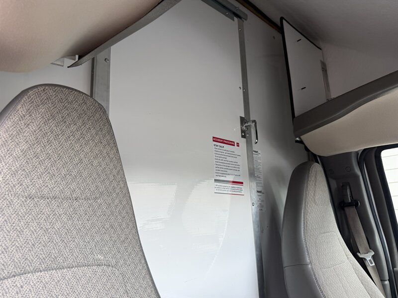 2022 Chevrolet Express 3500 - Photo 6 - Nashville, TN 37210