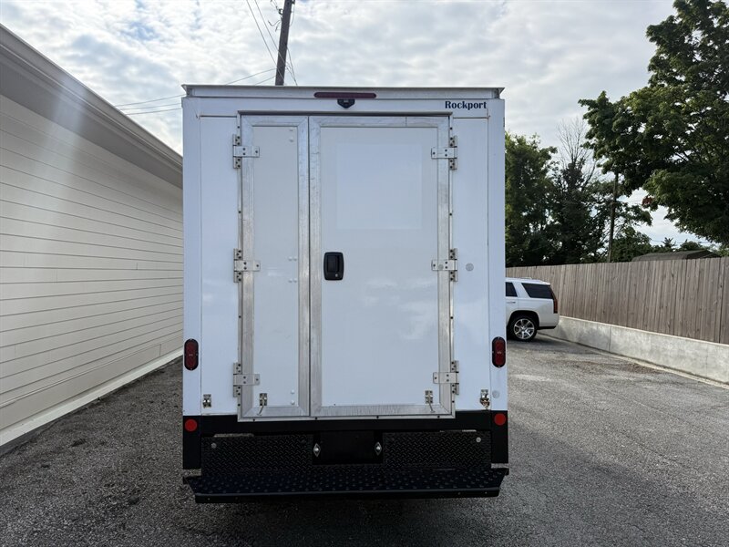 2022 Chevrolet Express 3500 - Photo 15 - Nashville, TN 37210