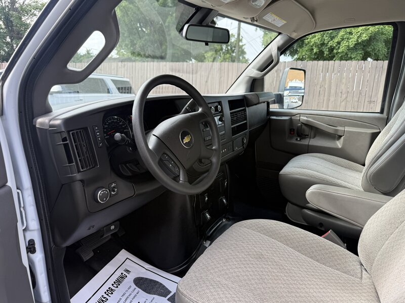 2022 Chevrolet Express 3500 - Photo 21 - Nashville, TN 37210
