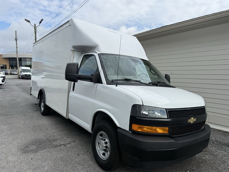 2022 Chevrolet Express 3500 - Photo 4 - Nashville, TN 37210