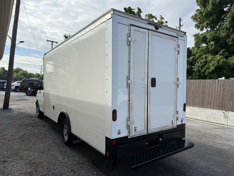 2022 Chevrolet Express 3500 - Photo 16 - Nashville, TN 37210