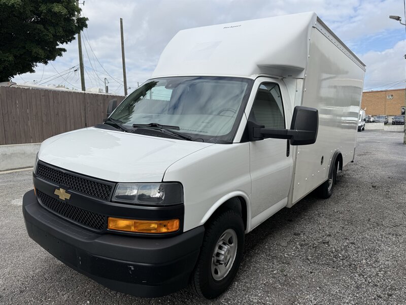 2022 Chevrolet Express 3500 - Photo 2 - Nashville, TN 37210