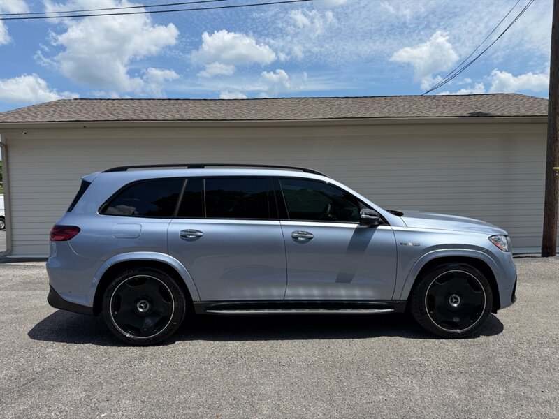 2025 Mercedes-Benz GLS AMG GLS 63's photo
