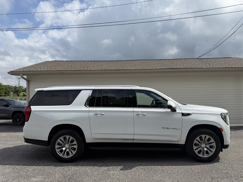 2022 GMC Yukon Denali AWD's photo