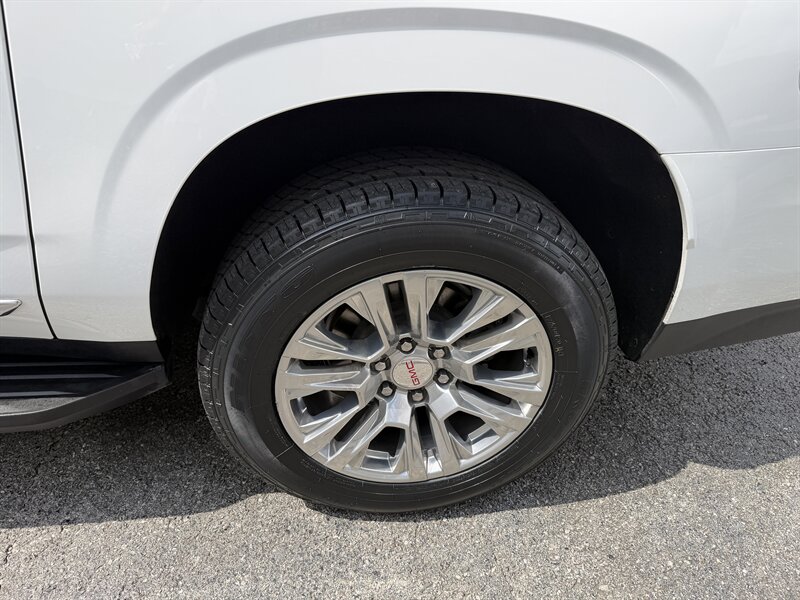 2022 GMC Yukon XL Denali - Photo 16 - Nashville, TN 37210