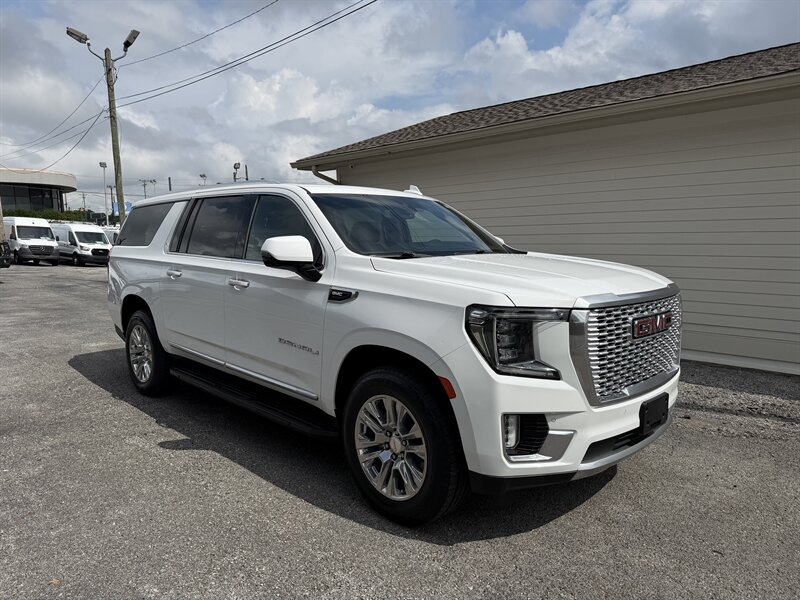 2022 GMC Yukon XL Denali - Photo 3 - Nashville, TN 37210