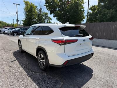 2021 Toyota Highlander Hybrid XLE   - Photo 8 - Nashville, TN 37210