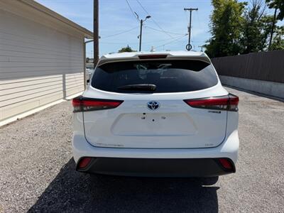 2021 Toyota Highlander Hybrid XLE   - Photo 9 - Nashville, TN 37210