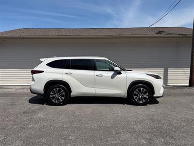 2021 Toyota Highlander Hybrid XLE SUV