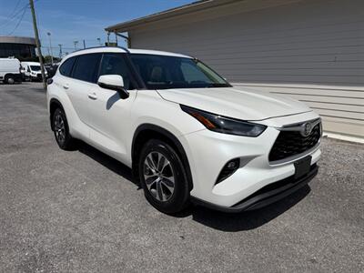 2021 Toyota Highlander Hybrid XLE   - Photo 3 - Nashville, TN 37210