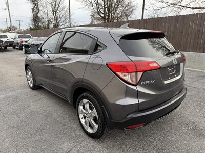 2017 Honda HR-V LX   - Photo 6 - Nashville, TN 37210