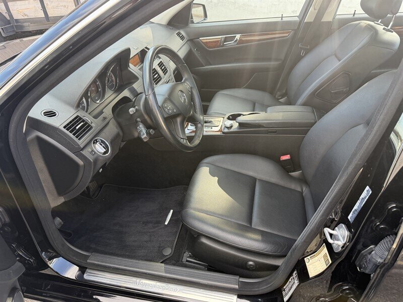2011 Mercedes-Benz C 300 Luxury - Photo 16 - Nashville, TN 37210