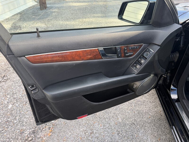 2011 Mercedes-Benz C 300 Luxury - Photo 14 - Nashville, TN 37210