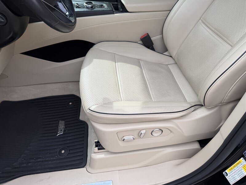 2021 Cadillac Escalade Premium Luxury   - Photo 17 - Nashville, TN 37210