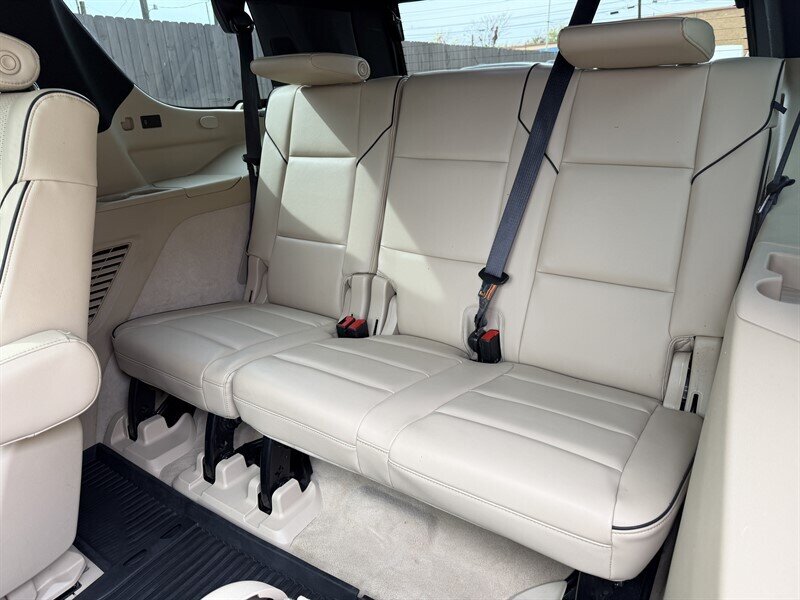 2021 Cadillac Escalade Premium Luxury   - Photo 24 - Nashville, TN 37210