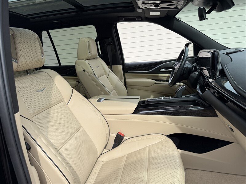 2021 Cadillac Escalade Premium Luxury   - Photo 34 - Nashville, TN 37210