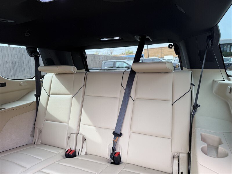 2021 Cadillac Escalade Premium Luxury   - Photo 25 - Nashville, TN 37210