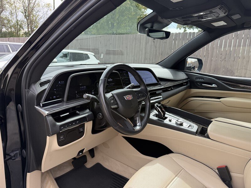 2021 Cadillac Escalade Premium Luxury   - Photo 19 - Nashville, TN 37210