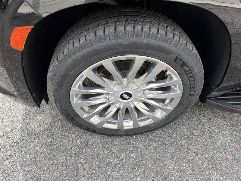 2021 Cadillac Escalade Premium Luxury   - Photo 11 - Nashville, TN 37210