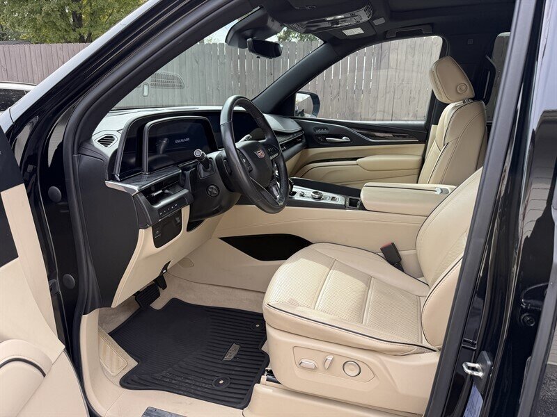 2021 Cadillac Escalade Premium Luxury   - Photo 16 - Nashville, TN 37210