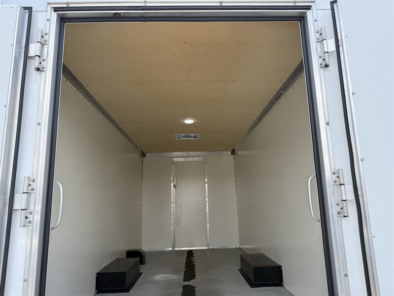 2021 Chevrolet Express 3500 - Photo 10 - Nashville, TN 37210