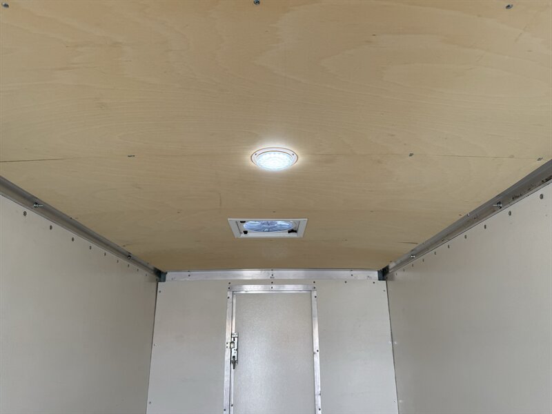 2021 Chevrolet Express 3500 - Photo 9 - Nashville, TN 37210