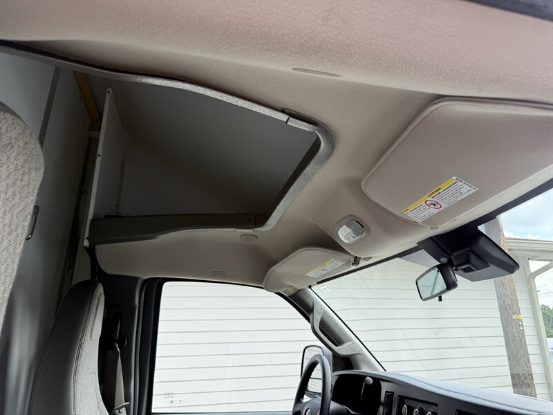 2021 Chevrolet Express 3500 - Photo 13 - Nashville, TN 37210